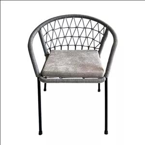 صندلی مینیمال مناسب کافی شاپ و تراس مدل آرکا برند اُرفیک برند اُرفیک مبلمان نارنجی مدل 510059