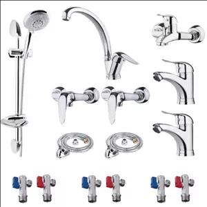 ست شیرالات اهرمی رویال کروم مجموعه 15 عددی به همراه علم دوش حمام و شلنگ سرویس بهداشتی مبلمان نارنجی مدل 527907