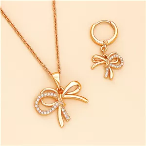 نیم‌ست ژوپینگ طرح پاپیون نگین‌دار