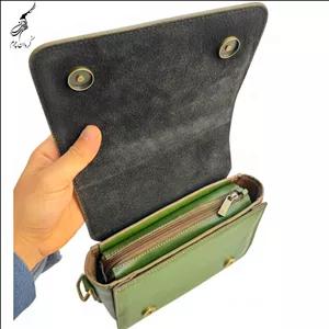 کیف دوشی زنانه چرم ساده مدل ماهوان