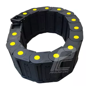 انرژی چین - انرژی گاید ابعاد داخلی 50×25 ابعاد خارجی 69×40  با شعاع خمش 75 میلیمتر برند GF پوشیده