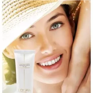 کرم ضدآفتاب  SPF50 بی رنگ لدورا مناسب انواع پوست لدورا کر ۸۰ میلی لیتر (تاریخ تولید نیمسال دوم 1404)