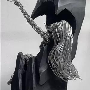 مجسمه سیمی انتظار