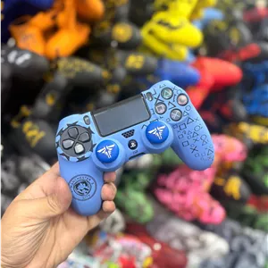 کاور دسته سیلیکونی Ps4دو عدد سر آنالوگ برجسته Man blue