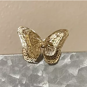 انگشتر پینترستی پروانه