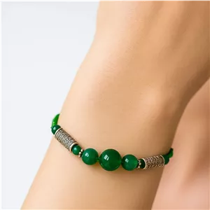 دستبند سنگ یشم سبز با جلوه آرامش‌بخش