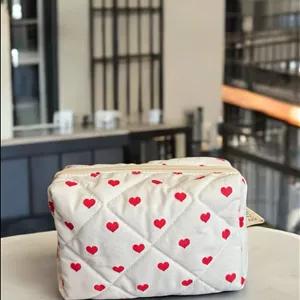 کیف آرایش طرح قلب باهلز bahels