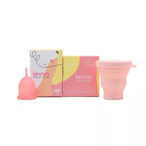 کاپ قاعدگی لیوا فارما سایز متوسط به همراه لیوان کاپ قاعدگی لیوا فارما مدل Mate02 