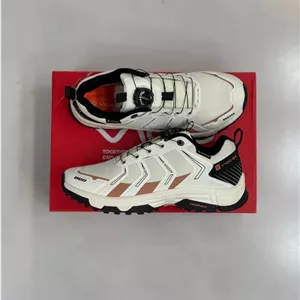 کفش طبیعت‌گردی و پیاده‌روی ویکو کرم | Vico