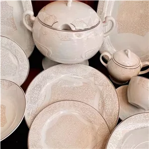 سرویس 12 نفره(83 پارچه) چینی گرد مقصود طرح آنتونی