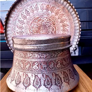دیگ مسی قدیمی