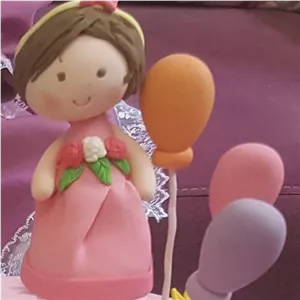 عروسک خمیری دخترانه فرشته گلدار دستساز مجسمه نشکن اکسسوری تاپر کیک جشن تولد مبلمونسرا مدل 253222