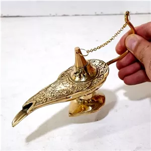 چراغ جادو برنجی سایز بزرگ با طول 18 سانت چراغ پی سوز برنجی مناسب استفاده و تزیینی دکوری کلکسیونی چراغ برنجی چراغ برنز مبلمونسرا مدل 260606