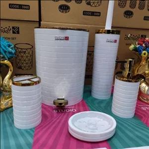 ست سرویس بهداشتی 5 پارچه طرح خط درشت برند کنتراست رنگ بسیار پرفروش و محبوب سفید طلایی نو آکبند به همراه ارسال سریع مبلمونسرا مدل 266221