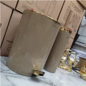 ست سرویس بهداشتی سطل و برس مدل دوجداره برند کنتراست رنگ زیبا و شکیل نسکافه ای طلایی نو آکبند باکیفیت بالا مبلمونسرا مدل 266209