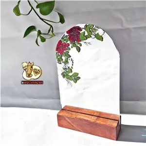 آینه گنبدی با پایه چوبی مناسب هفت سین با طرح ویترای مبلمونسرا مدل 263090