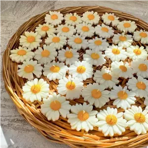 شمع بابونه و مارگریت مبلمونسرا مدل 284265