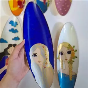 دیس ماهی خوری طرح دختر نقره ای ویترای نقاشی شده و کار دست رنگ ثایت و ضد آب و قابل شست و شو و کاملا مصرفی مبلمونسرا مدل 270917