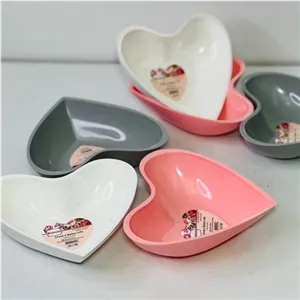 کاسه طرح قلب بزرگ برای استفاده های مختلف مثل سالاد و ترشی و دسر و مواد غذایی و.... جنس پلاستیک فشرده پاستیلی خاص ضخیم و مبلمونسرا مدل 274708