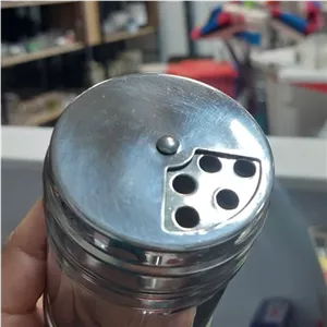 جا ادویه استیل بزرگ یا نمکپاش استیل سر سه حالته مبلمونسرا مدل 292737