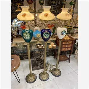 آباژور ایستاده پایه بلند لمپا لنتر کنار سالنی پایه دار چینی برنز حباب دار قالپاقی شمعدان مبلمونسرا مدل 233436