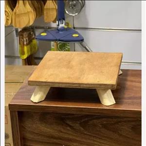 سینی سرو پایه دار چوبی استند کیک چوبی استند رایزر چوبی پایه دار مربع مبلمونسرا مدل 272699