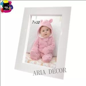 قاب عکس سفید ساده عمق دار سایز 7در10 قابل استفاده بصورت رومیزی بسیار پرطرفدار و زیبا با کیفیت عالی مبلمونسرا مدل 267092