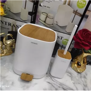 ست سطل و برس سرویس بهداشتی طرح شکیل جدید و جذاب میامی برند کنتراست رنگ زیبا وخاص و جذاب سفید چوب نو آکبند بسیار باکیفیت مبلمونسرا مدل 264688