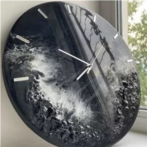 ساعت رزینی براق شیک جدید کریستال مشکی سفید مدرن مبلمونسرا مدل 240095