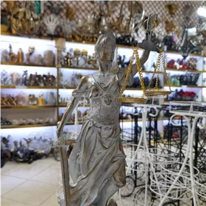 مجسمه الهه عدالت رنگ پتینه پلی استری ، فرشته عدالت ، مجسمه عدالت وکالت مبلمونسرا مدل 250971
