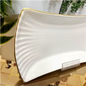 دیس شیاردار لب طلا مبلمونسرا مدل 278184
