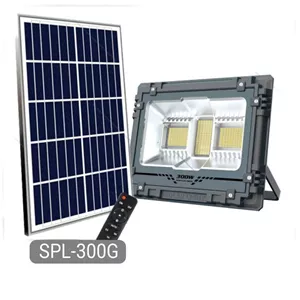 کارتن ۴ عددی پروژکتور خورشیدی ۳۰۰ وات گریت سولار