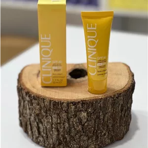 کرم ضد آفتاب سولار اسمارت SPF 50 حجم ۵۰ میل بی رنگ