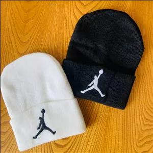 کلاه بافت گلدوزی جردن (پک 6 عددی)