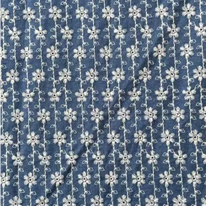 پارچه جین خامه دوزی طرح بابونه