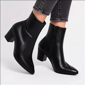 نیم بوت زنانه مشکی کلاسیک پاشنه دار کد ۱۰۲۶