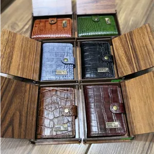 خرید جاکارتی دکمه دار چرم گاوی طبیعی کرو رنگی با جعبه چوبی