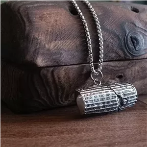 گردنبند منشور کوروش