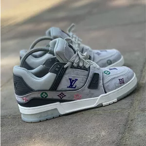 کتونی لویی ویتون (LV) ترینر کوالتی مستر بالاترین کیفیت (بارکد اصالت کالا)