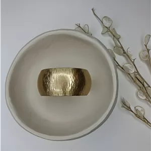 کاف طلایی مات طرح مجسمه‌ای مدرن