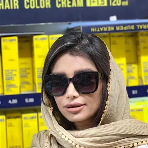 عینک آفتابی زنانه فریم کلاسیک مشکی با لنز گرادینت ​کد محصول: SUN-CLASS-084