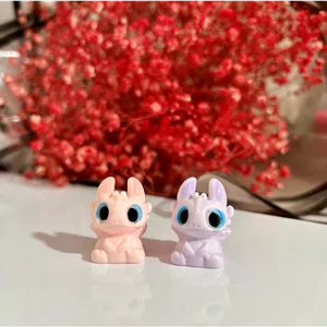 فیگور بی دندون بزرگ نشسته