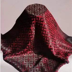 روسری ابریشم ژاکارد ترک دوردوخت قرمز و مشکی قواره 120 – براق و مجلسی شیک