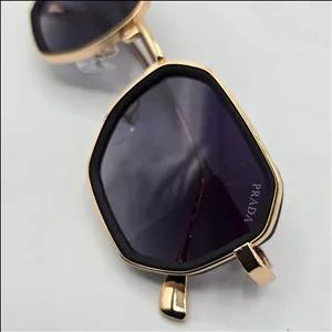 عینک آفتابی پرادا D5144 یونیسکس | مستر کوالیتی | UV400