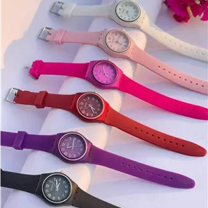 ساعت مچی Swatch مدل CZ زنانه