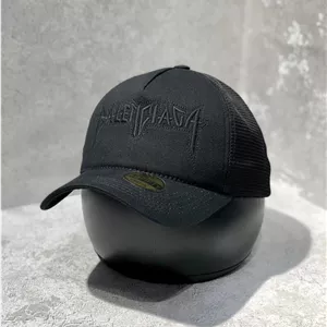 کلاه بیسبالی پشت توری مستر کوالیتی طرح Balenciaga
