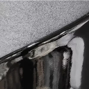 چرم مصنوعی ورنی طرح ساده رنگ مشکی ابعاد 100x140 سانت 