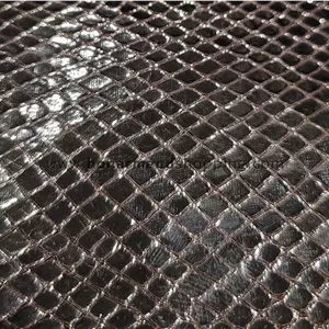 چرم مصنوعی ایتالیایی ورنی رنگ مشکی ابعاد 100x150 سانت 
