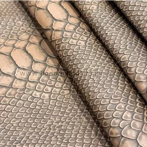 چرم مصنوعی طرح پیتون رنگ قهوه ای روشن (ابعاد 100x140 سانت) 