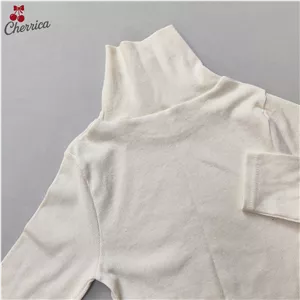 کراپ آستین بلند یقه اسکی سفید